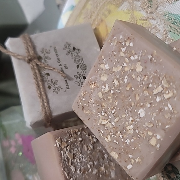 Organic Goat Milk soap w/Colloidal oatmeal and Ginger berry scented.3OZ - Picture 5 of 6